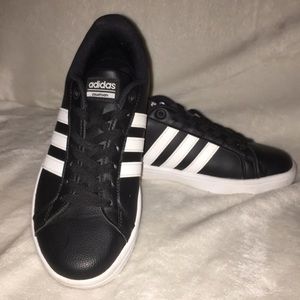 Women’s black adidas cloudfoam